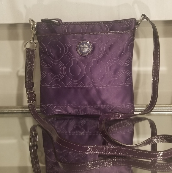 COACH Alex Optic Art Sateen Large Purple Crossbody - Picture 1 of 9